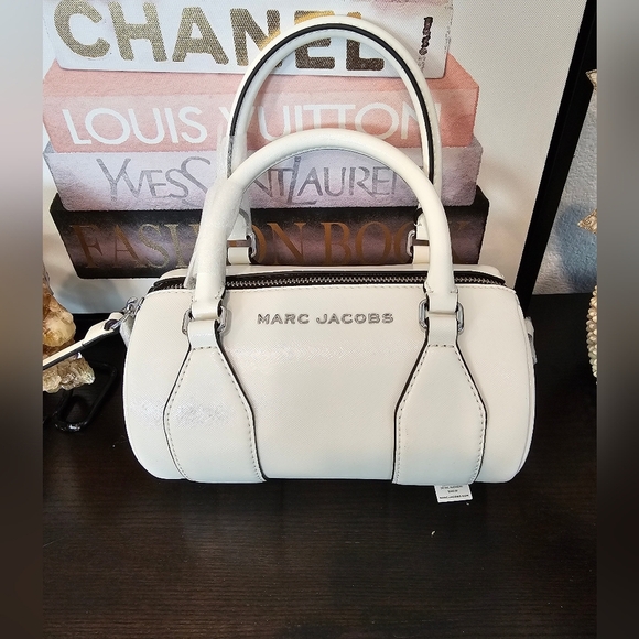 NWT. Marc Jacobs White Barrel Bag. - Picture 1 of 11